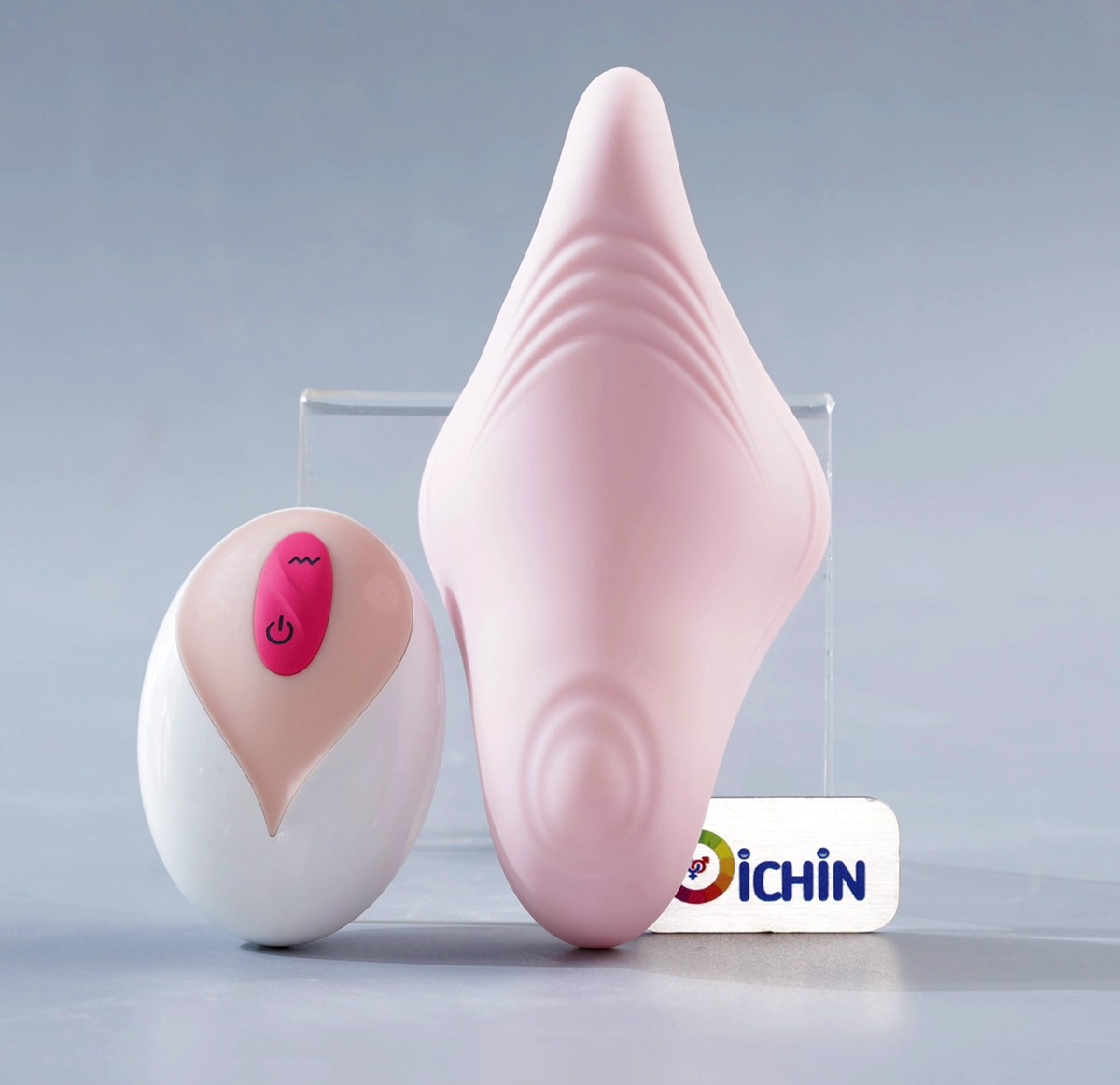 Thiết kế dạng cánh mở rộng, ôm xuống 2 bên. Gắn quần nhỏ chắc chắn, Không lo trơn tuột. Kết cấu thời trang công thái học