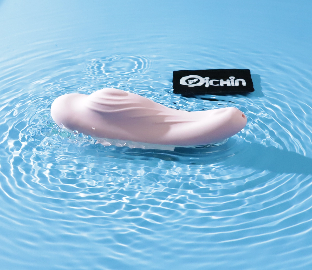 Rung động mạnh mẽ trên nước