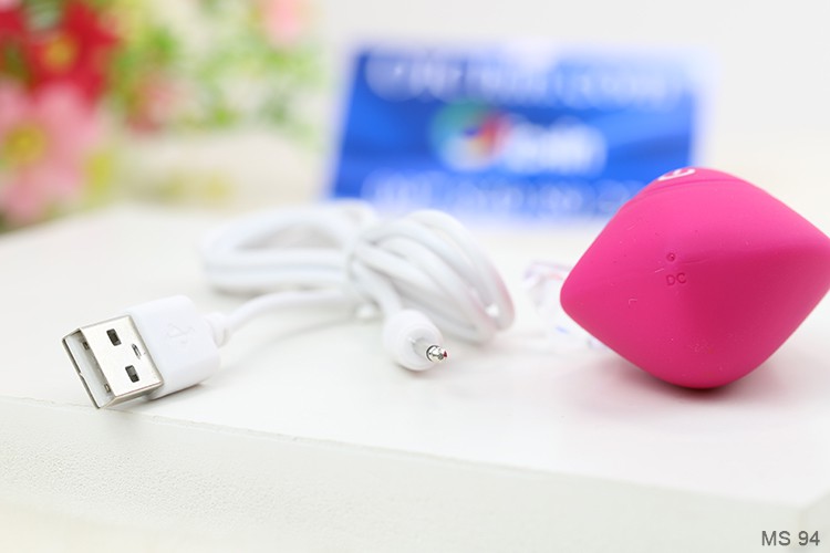 Dương vật giả Fanala sử dụng cổng sạc USB