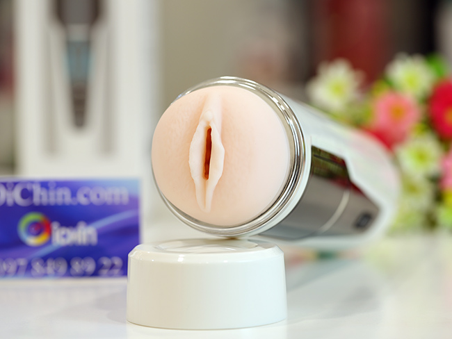 Fox Weyes có hình âm đạo mô phỏng như thật