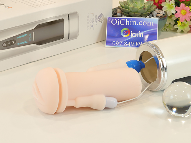 Fox Weyes có 2 động cơ được gắn liền với silicone dễ dàng tháo lắp