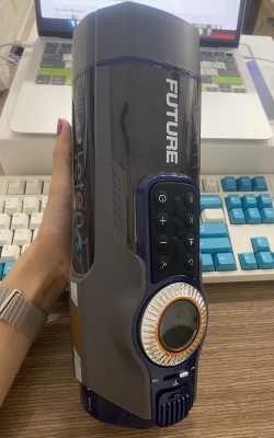 Khách hàng Khoa chụp ảnh đánh giá sản phẩm Leten Future Sexual