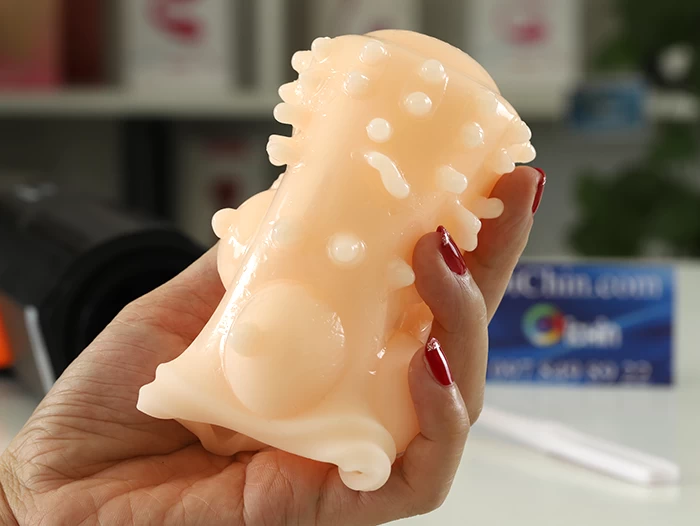 Máy sục dương vật của leten có gai nhỏ bên trong