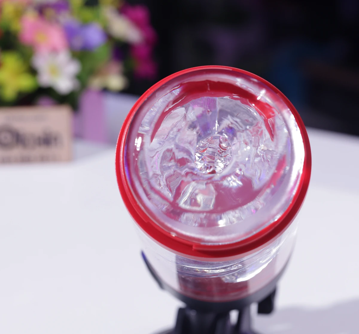 VIVEK S-hande có phần vỏ bên ngoài làm từ nhựa ABS