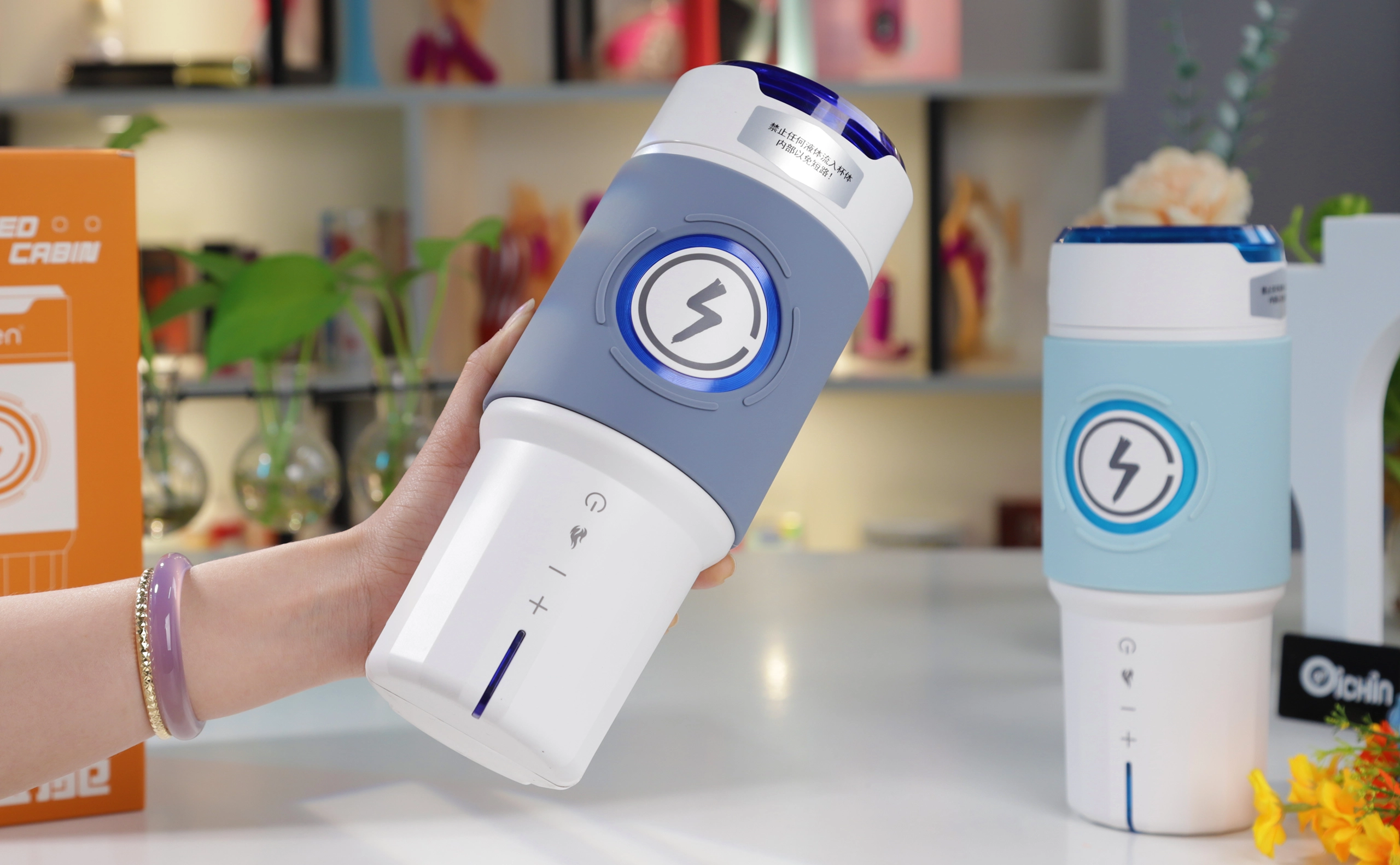 Phiên bản Max của máy thủ dâm Insulted Cabin