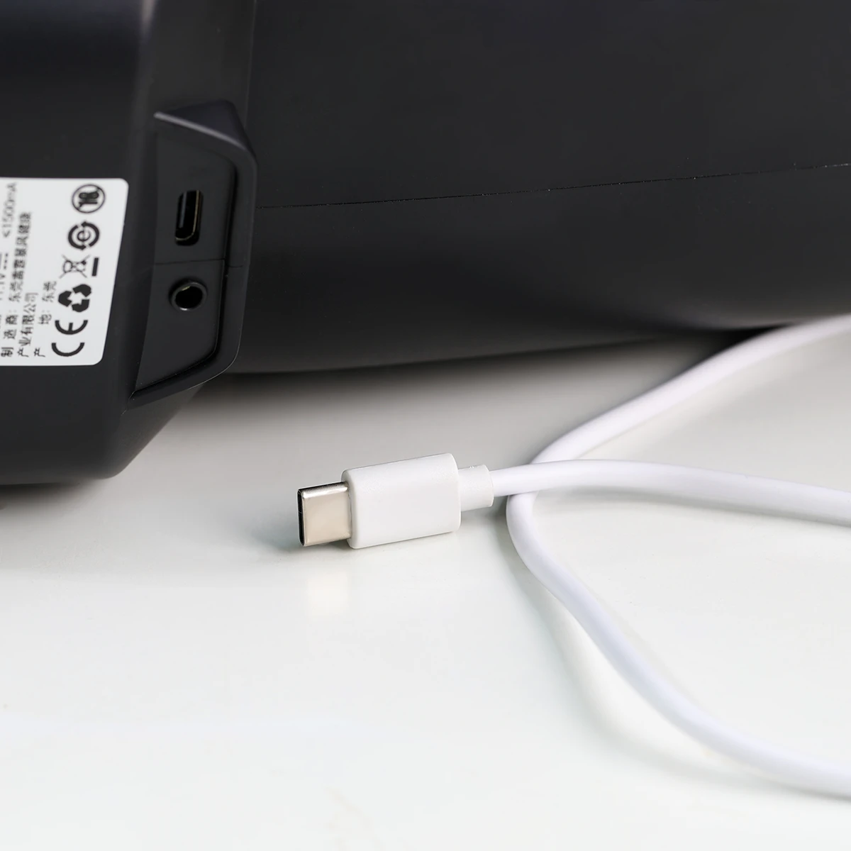 Sạc 5 giờ, dùng khoảng 1 giờ