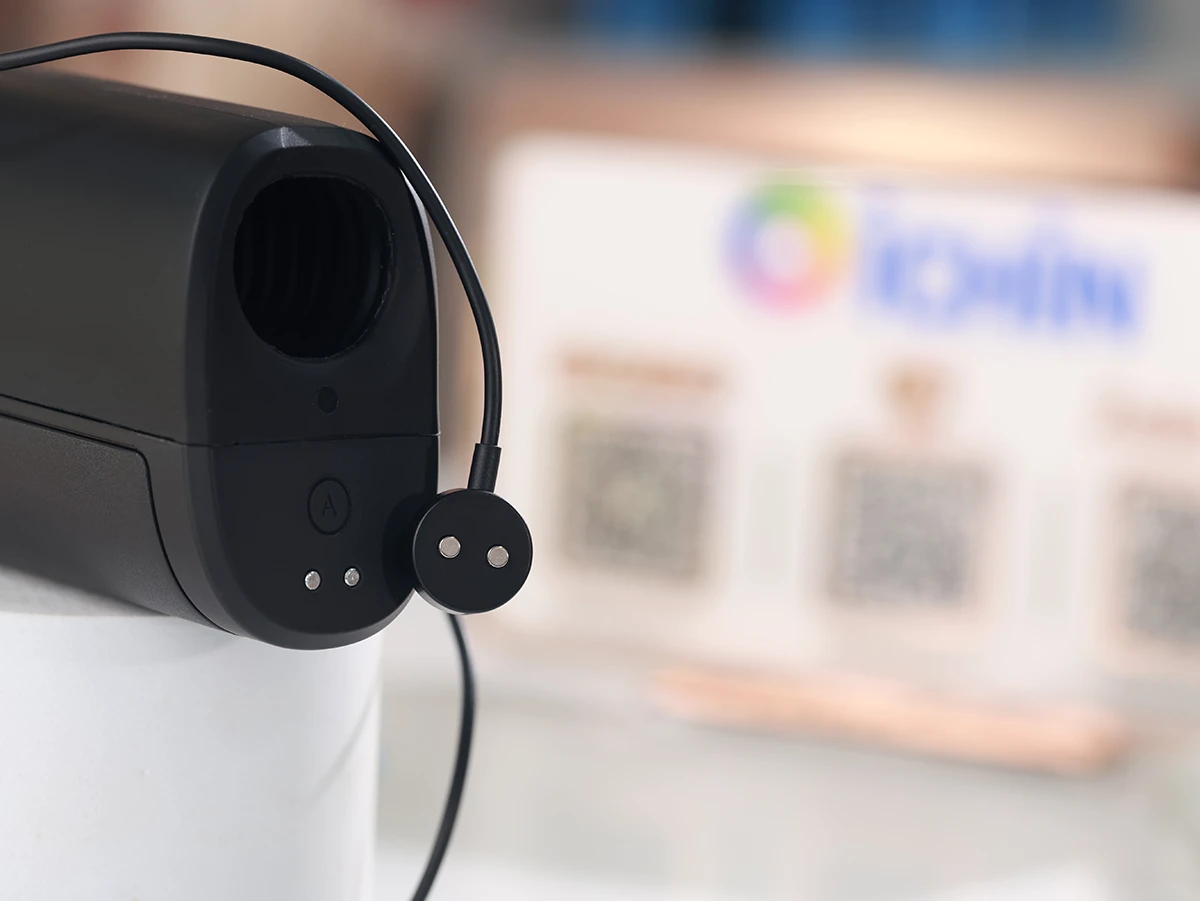 Chân sạc của máy thủ dâm