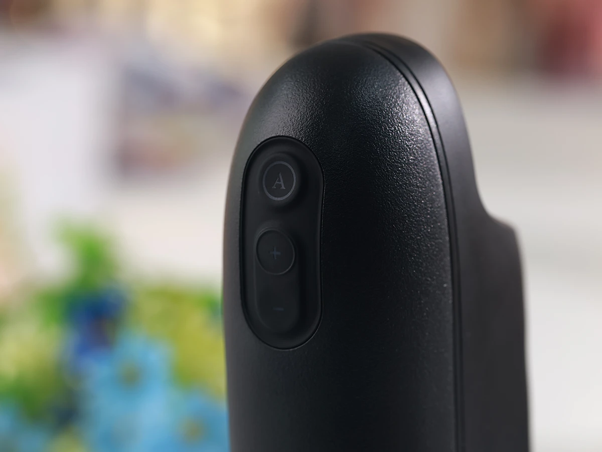 Nút điều khiển trên thân máy