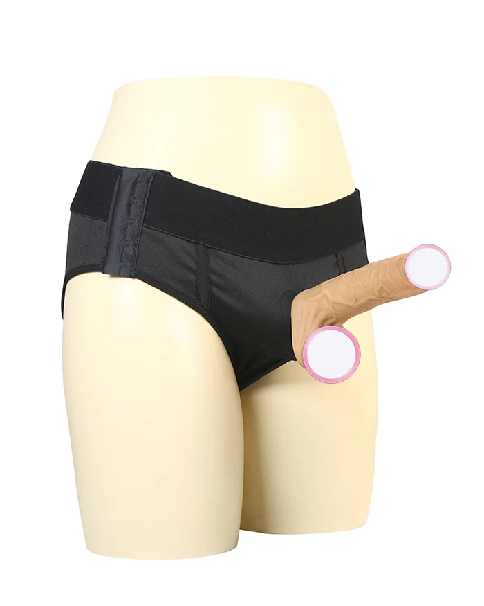 Quần gắn dương vật giả