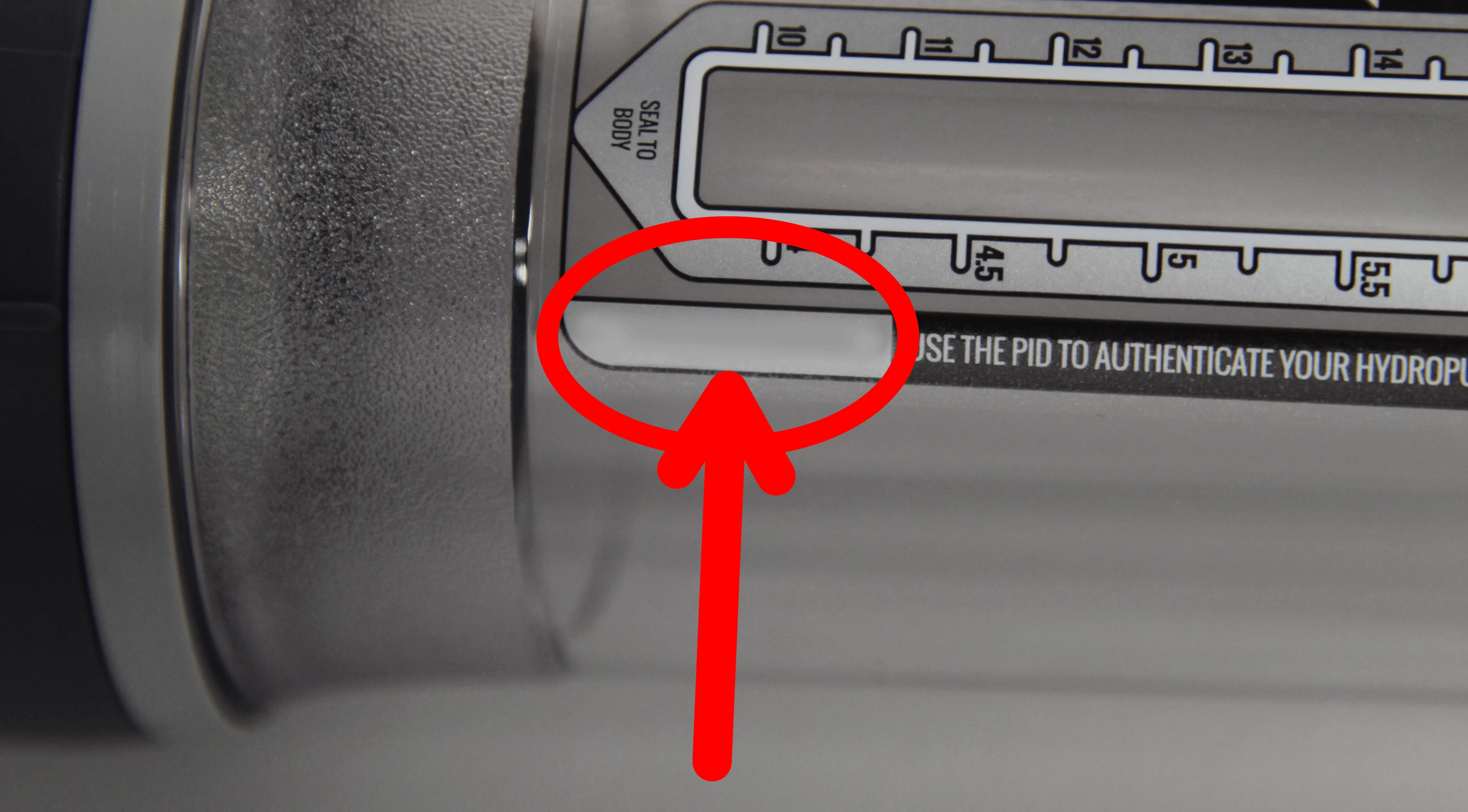 Cào lấy mã code ở đây và kiểm tra trên website của hãng để xác thực thông tin