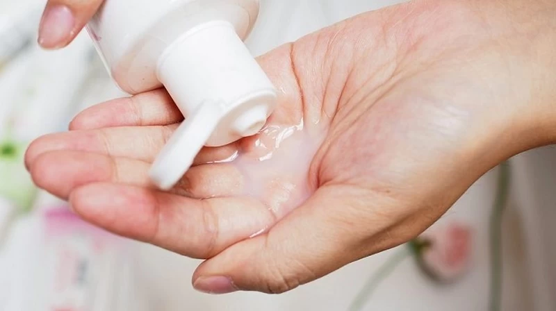 Cách dùng gel bôi trơn