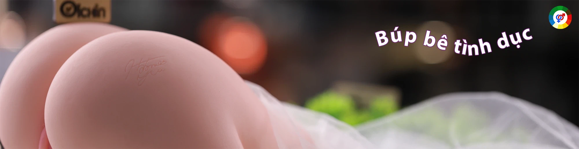 Búp bê tình dục silicone nguyên khối, có làn da mịn màng, trắng hồng gợi cảm.