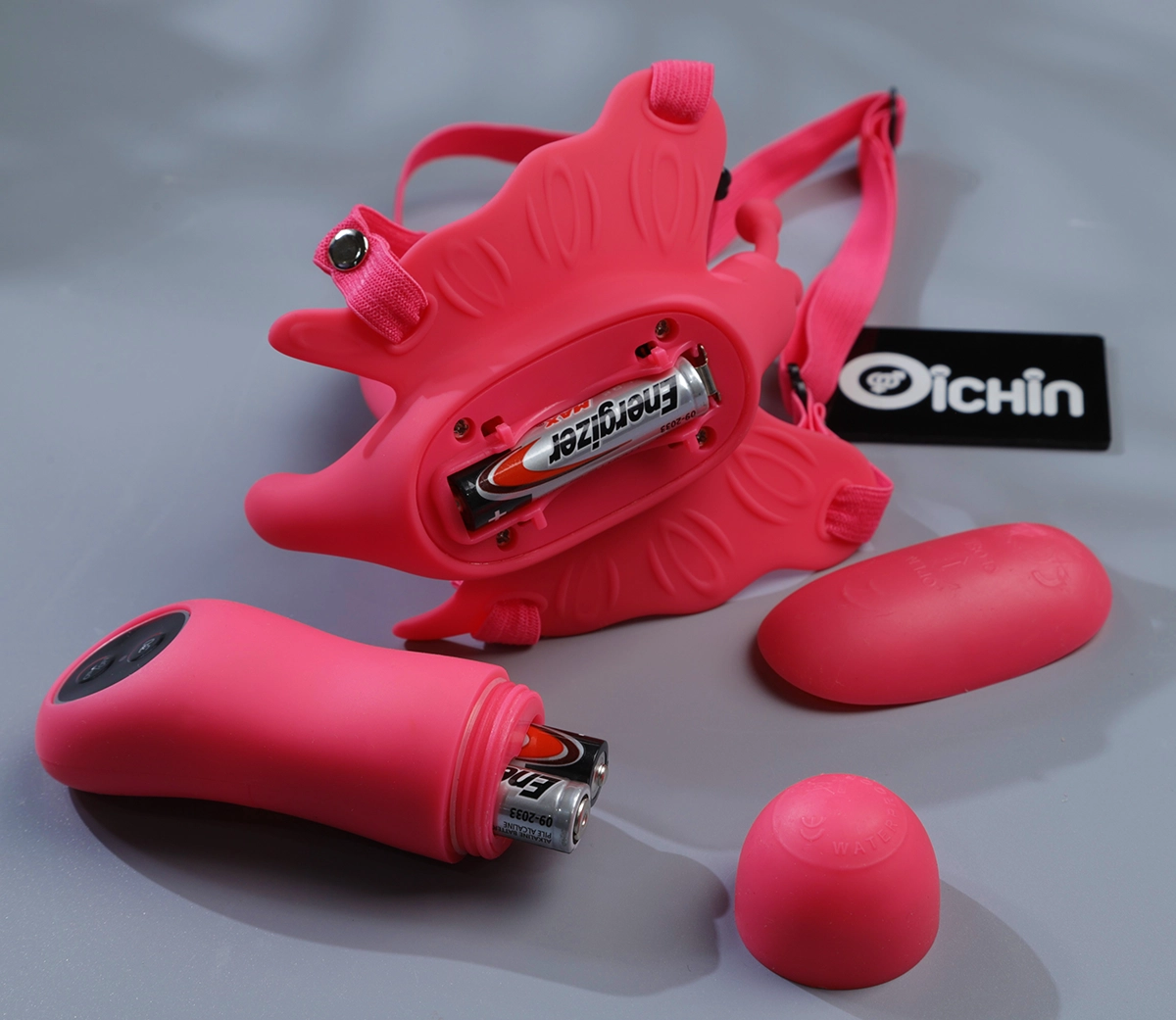 Remote của Ultra Passionnate sử dụng 2 pin AAA