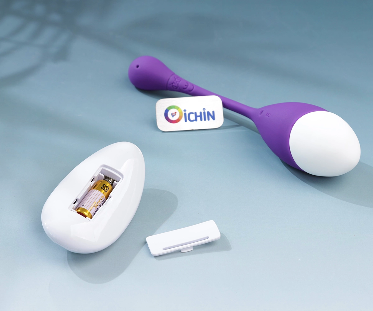 Lắp pin vào remote