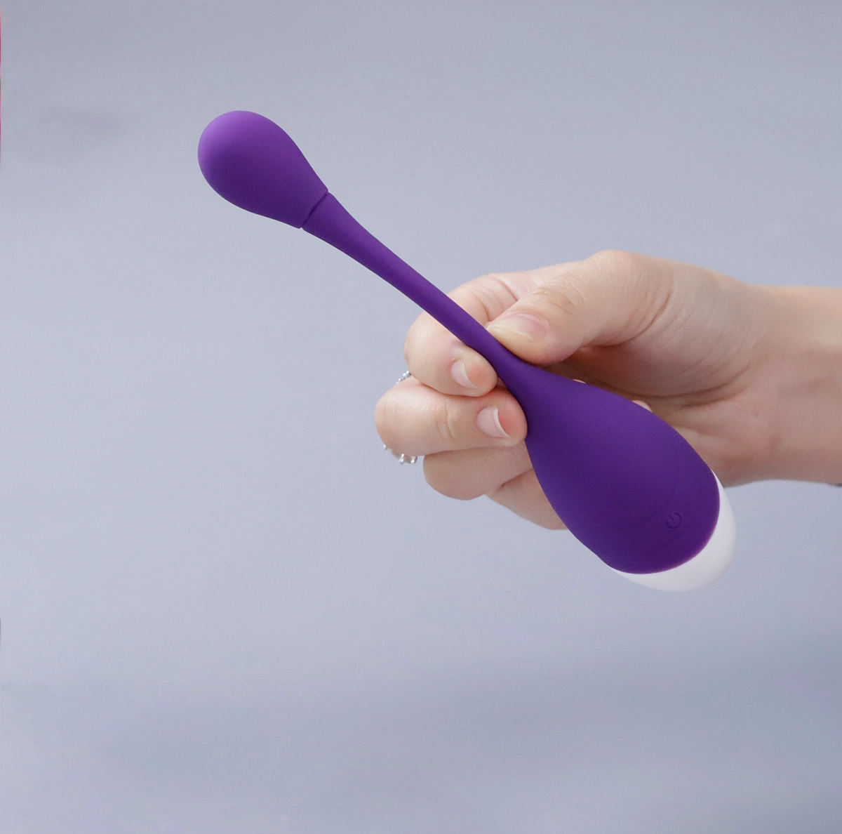 Nhỏ gọn dễ dàng cầm trên tay