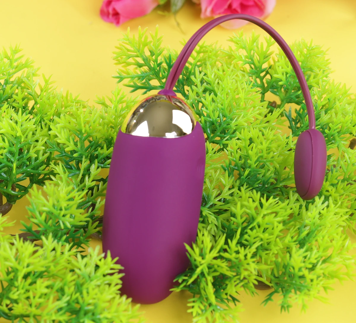 Trứng rung bluetooth Pretty Love Abner điều khiển bằng điện thoại Pretty Love Abner được bao phủ bơi lớp silicone mịn mượt êm ái