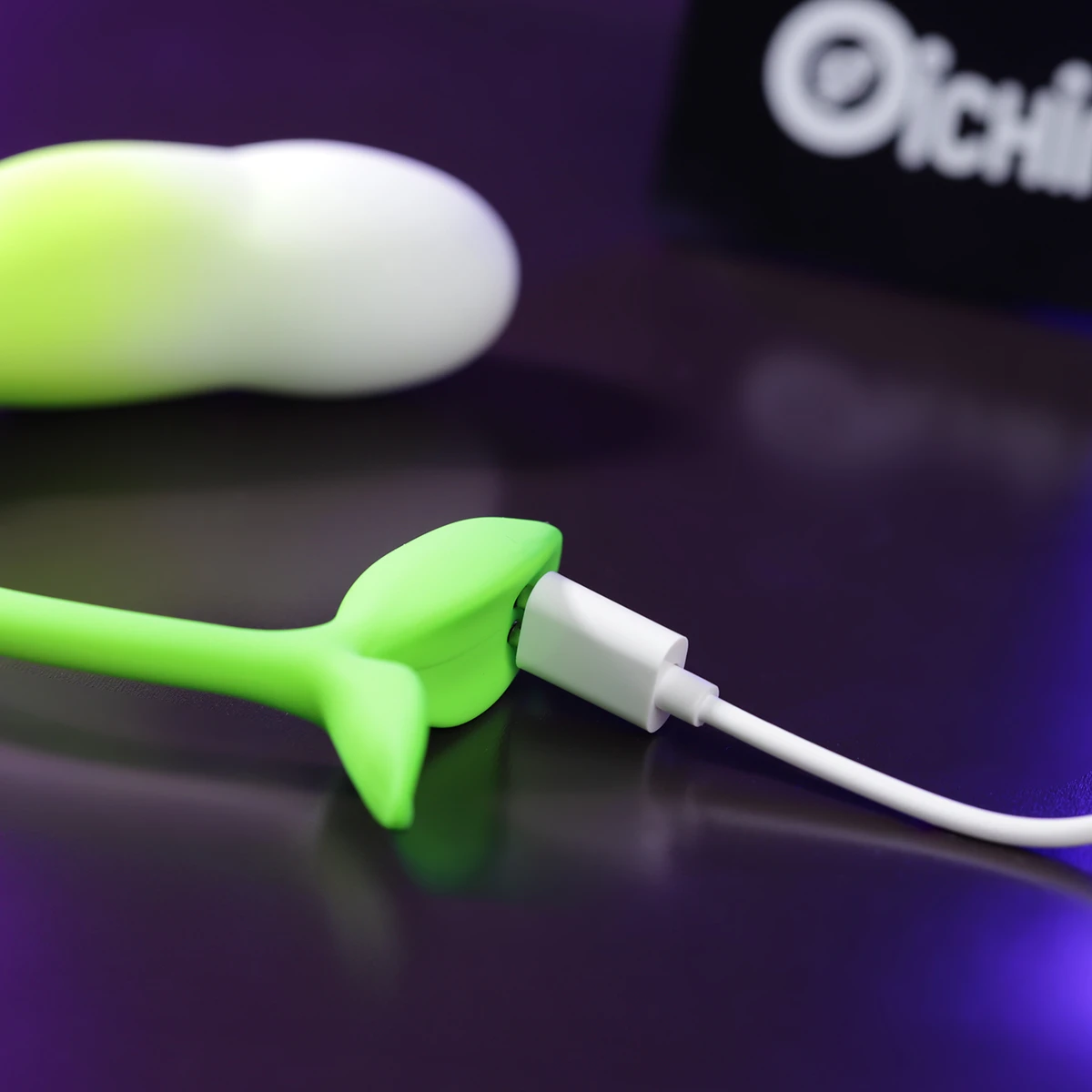 Thời gian sạc và dùng như nhau, trong khoảng 1 giờ