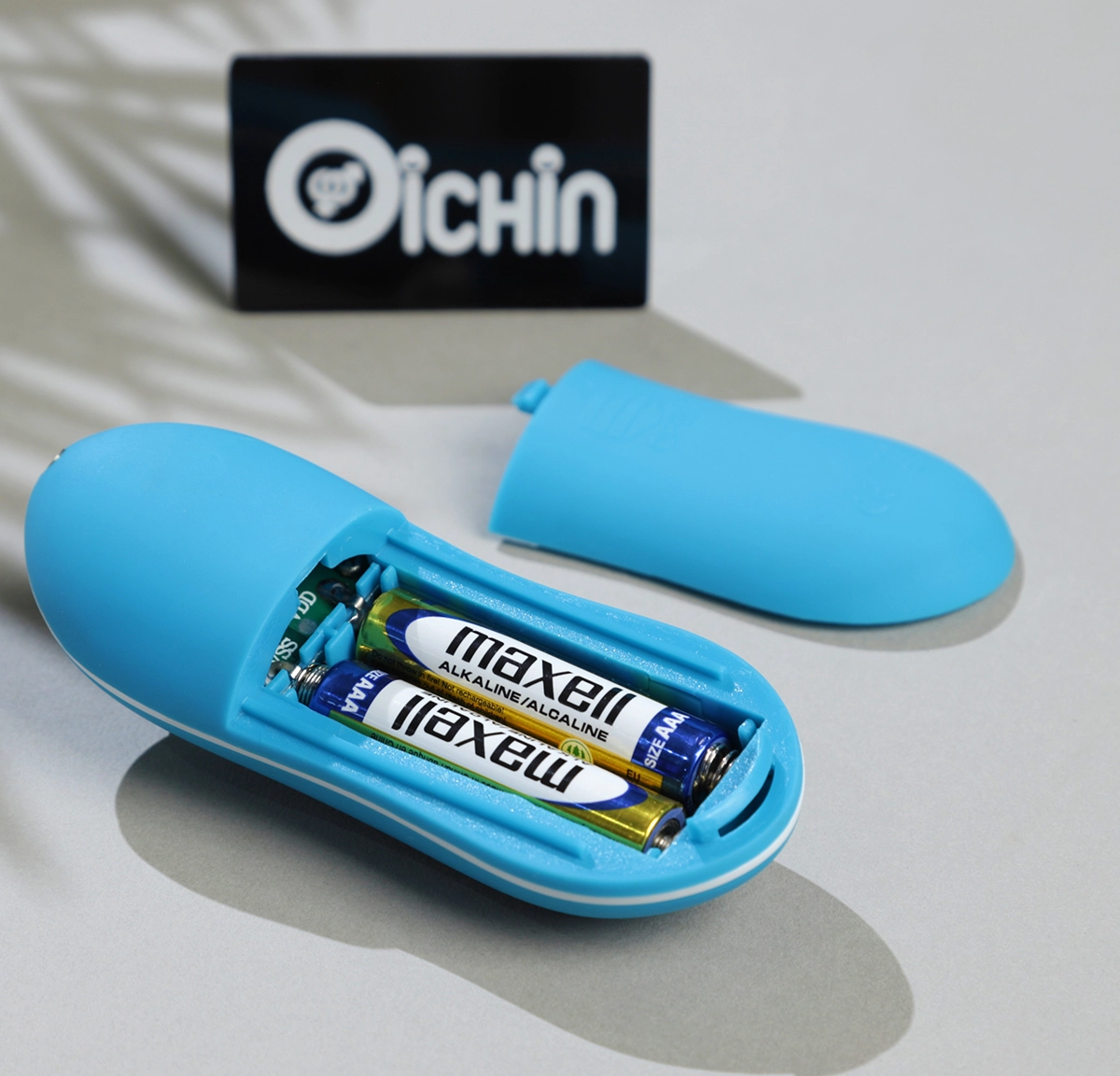 Sử dụng 2 pin AAA dễ dàng tháo lắp