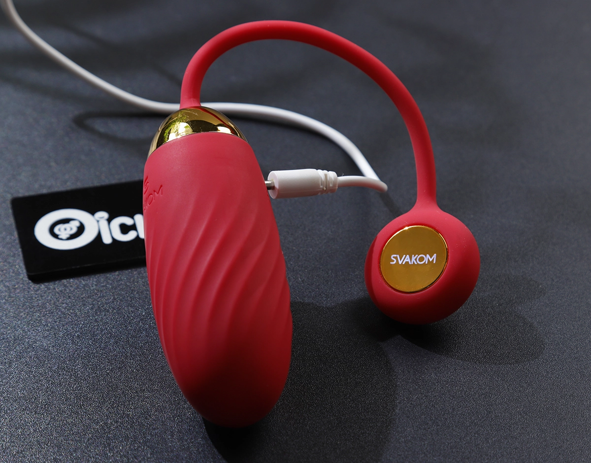 Svakom Ella Neo cần 1 giờ để nạp đầy năng lượng