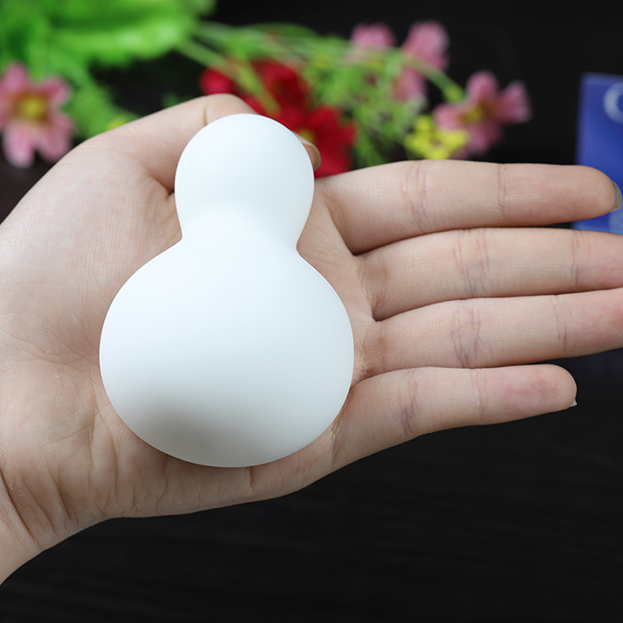 Kích thước Iroha Yuki Damura nhỏ gọn, vừa vặn trong lòng bàn tay