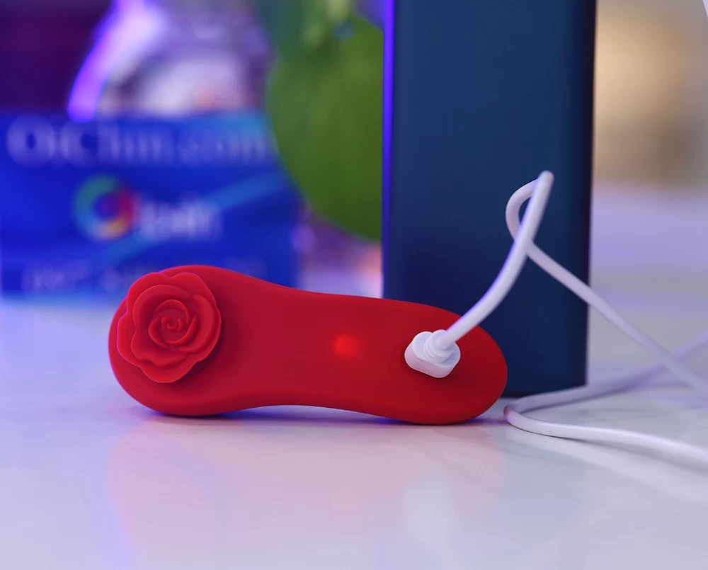 Chân sạc từ tính kết hợp cổng USB tiện lợi