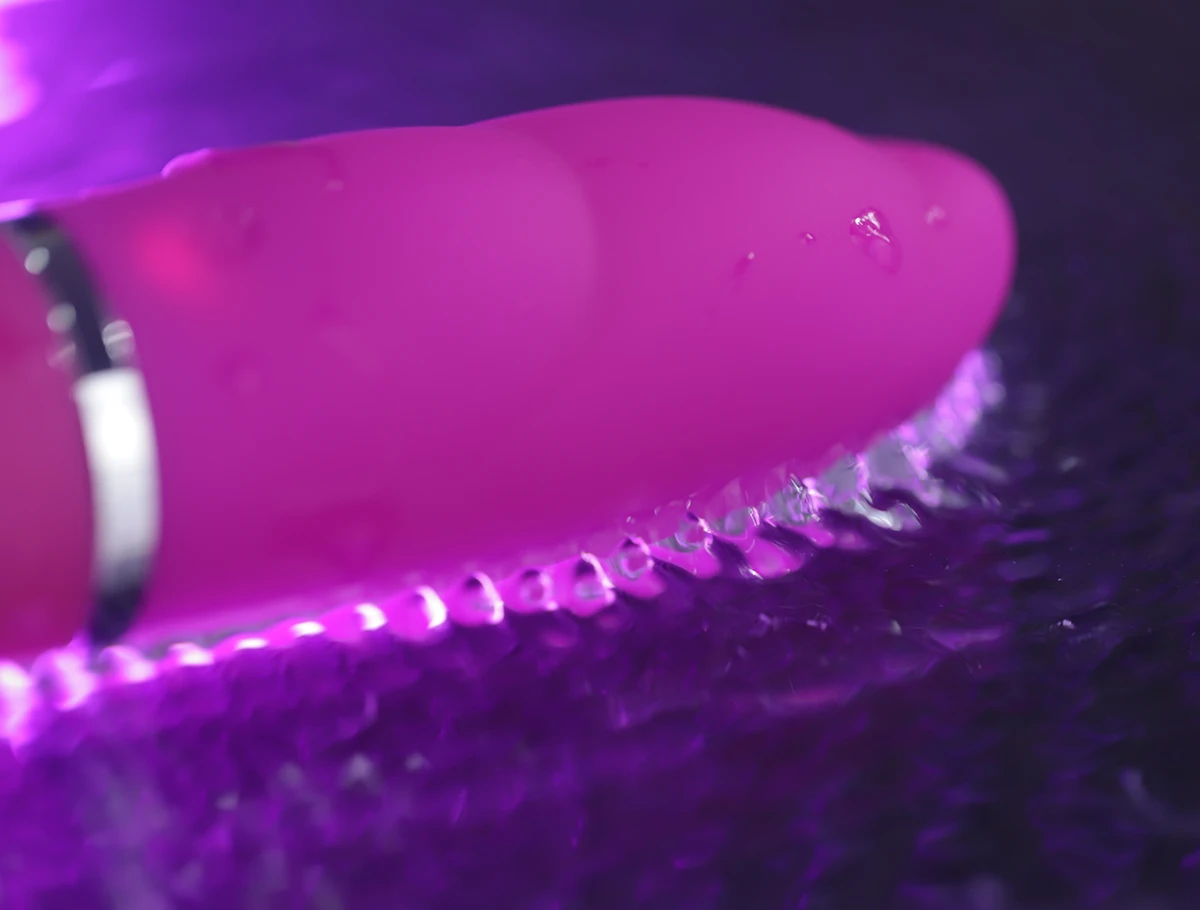 Trứng tình yêu Edwina không chỉ là máy rung đơn điệu mà sextoy này có đến 12 chế độ rung đa dạng 