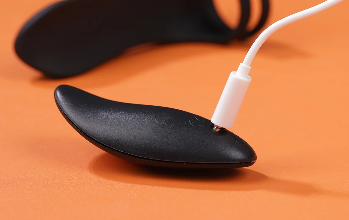 Cắm để sạc remote