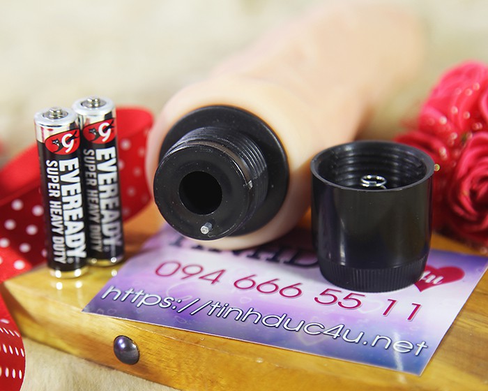 Sử dụng pin AAA nên rất dễ tháo lắp thời gian chưa tới 5 giây