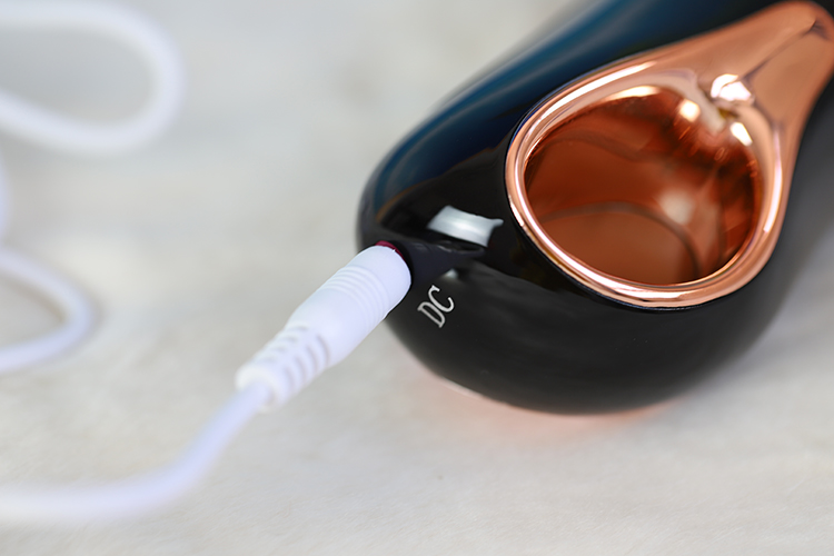 Cách sử dụng dương vật giả cho phụ nữ Deepin để hưng phấn tột độ